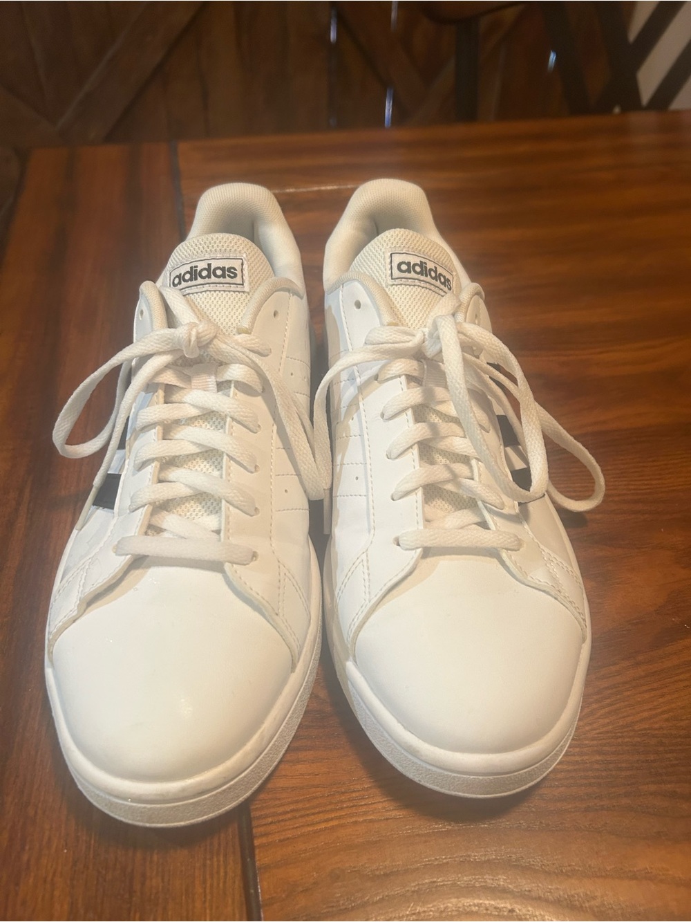 adidas Women’s Size 10 White Low-Top Leather Sneakers